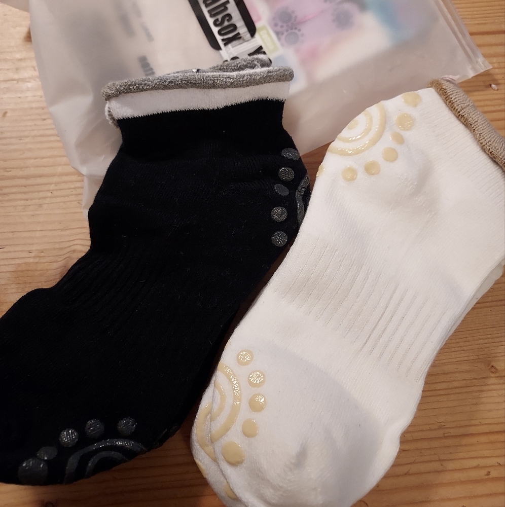 Non Slip Yoga Socks Women Small Medium Pilates Barre Socks 2 Pair